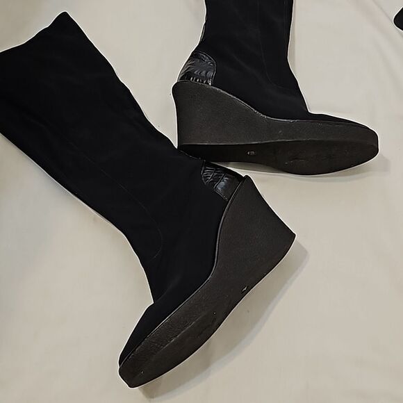 Donald Pliner Trike Tall Wedge Boots Size 8.5 Side Zip Black - Picture 1 of 13